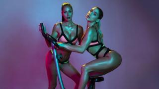 Abella Danger, Desiree Dulce - Working Out The Kinks
