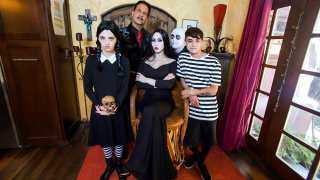 Kate Bloom, Audrey Noir - Addams Family Orgy